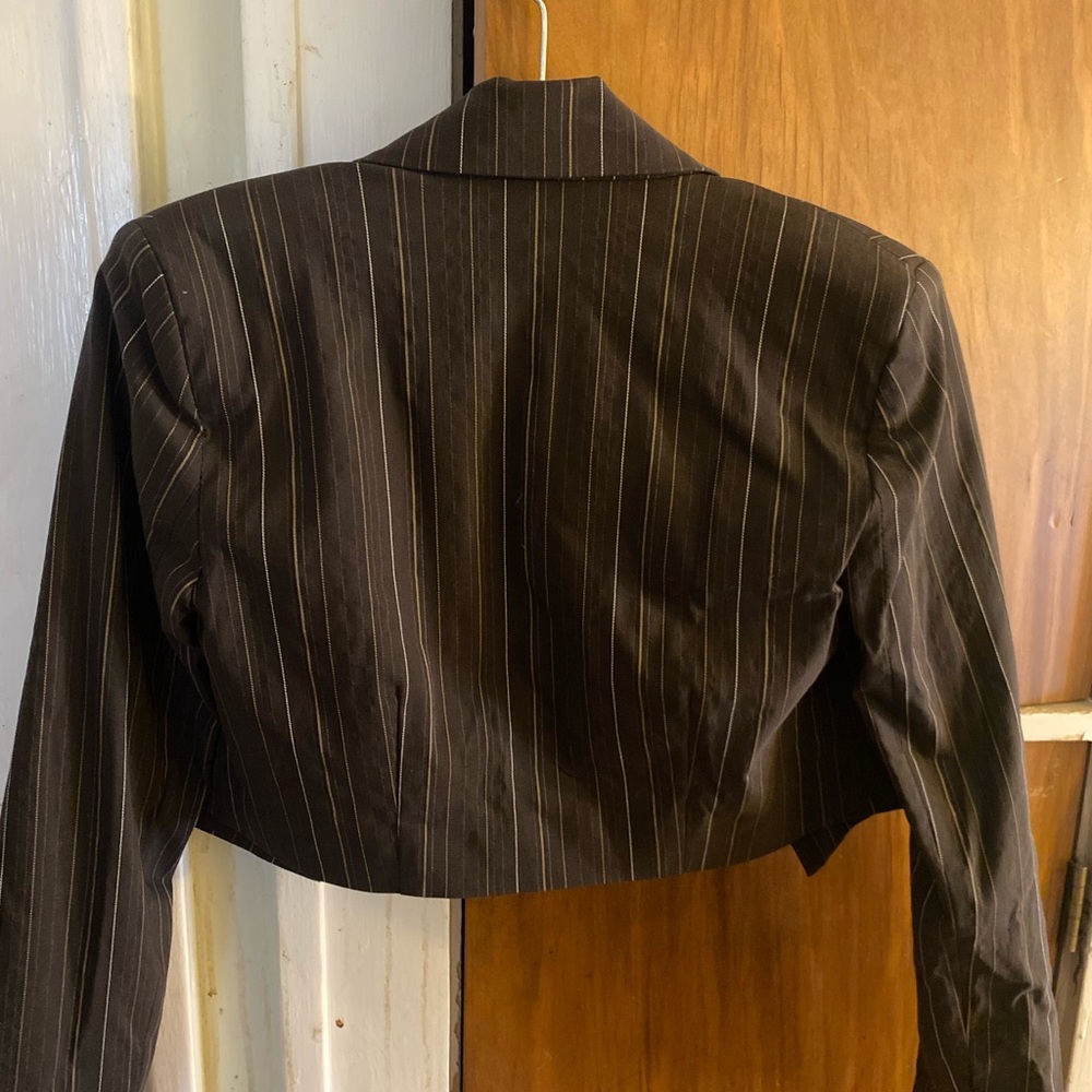 Cropped Urban Outfitters blazer